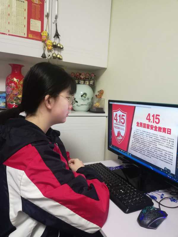 nEO_IMG_高一1班张佳灵.jpg